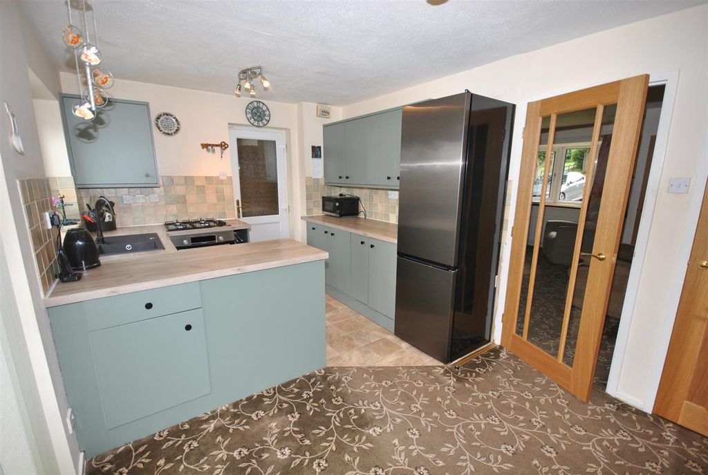 Property photo 3 of 13 Kitchen/Diner