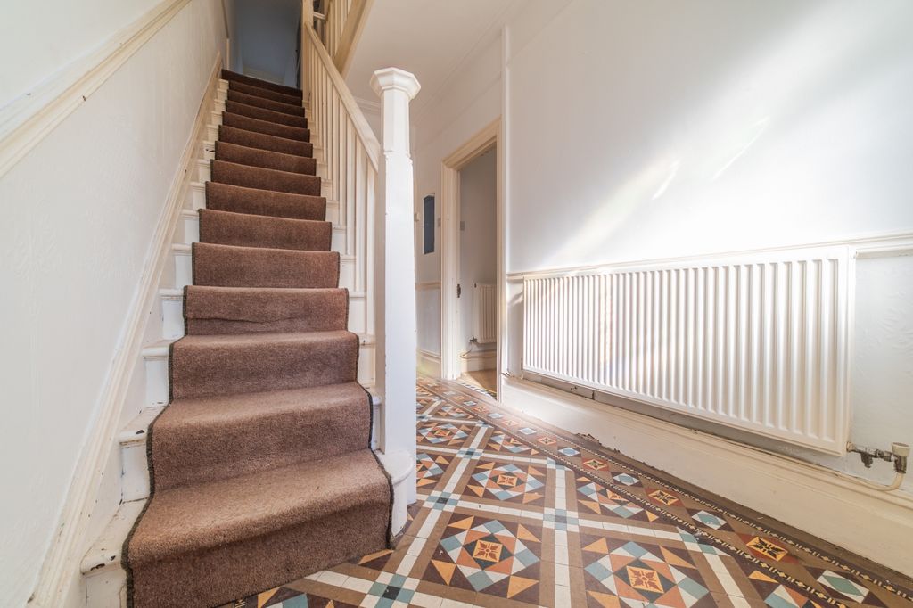 Property photo 2 of 32 Call 02920 454555 To Secure Your Viewing_2