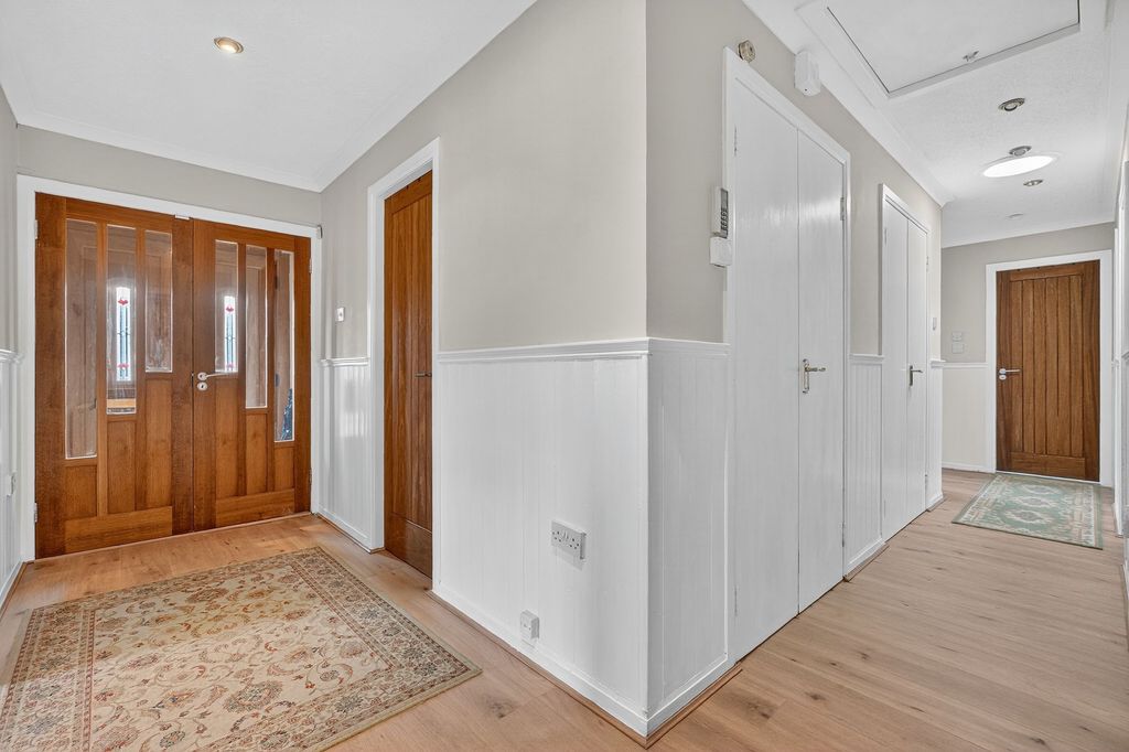 Property photo 2 of 32