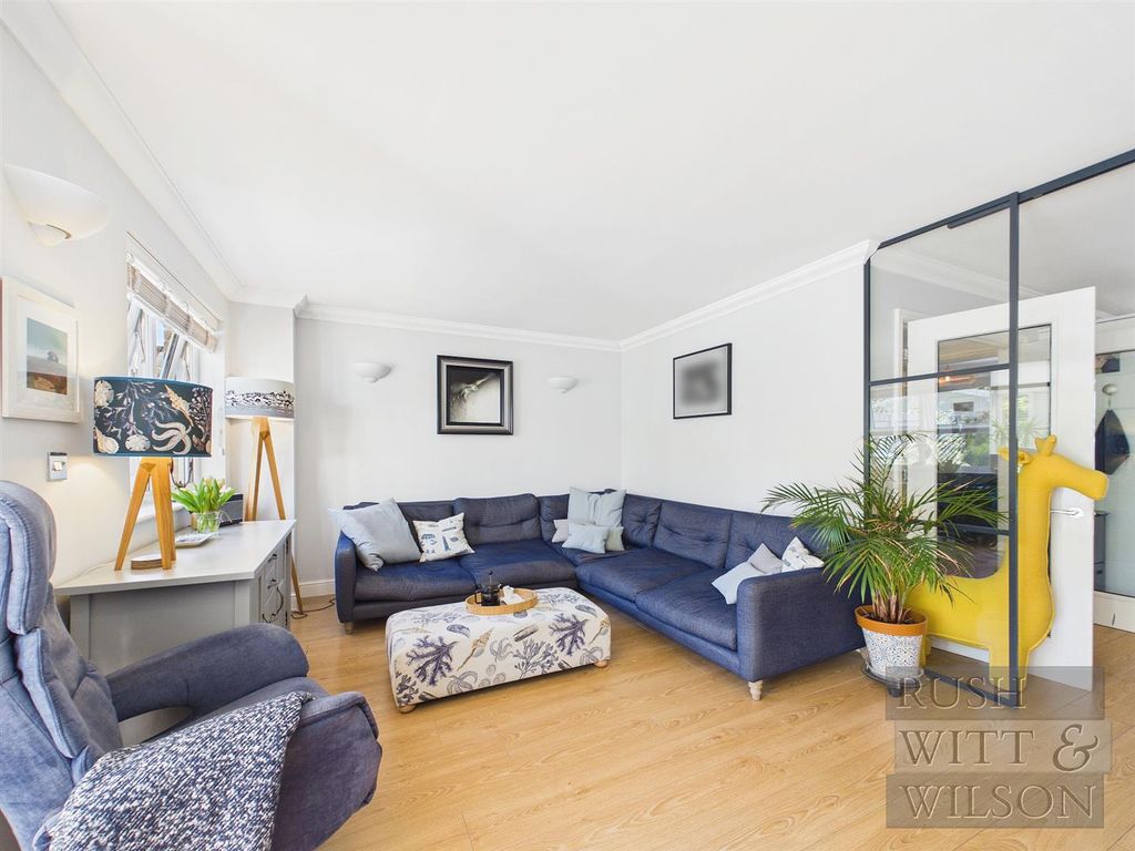 Property photo 3 of 31