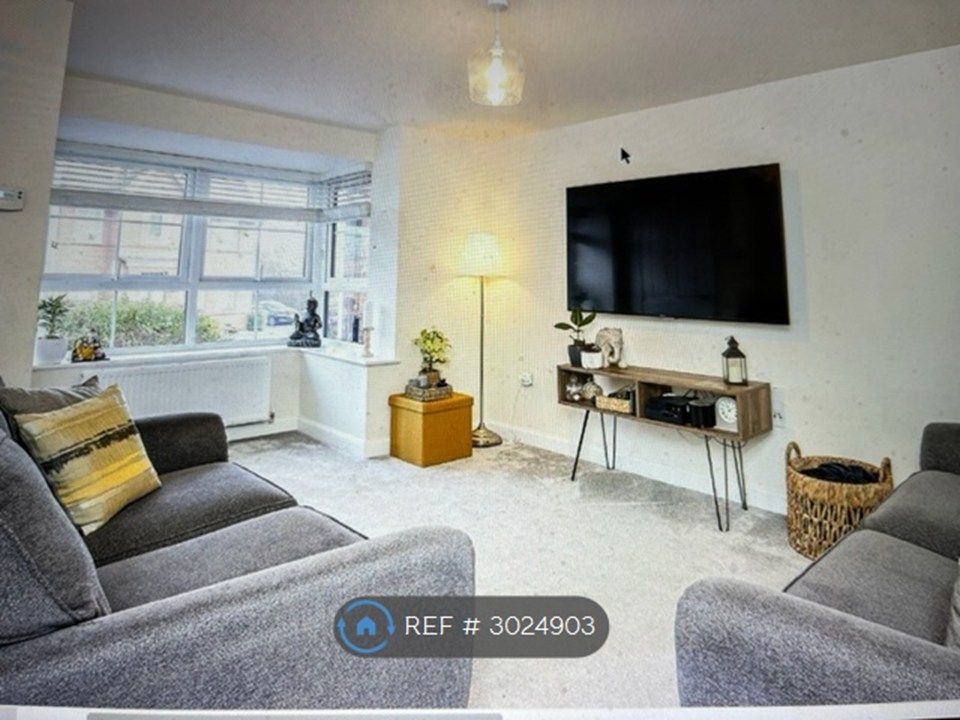 Property photo 2 of 13 Lounge