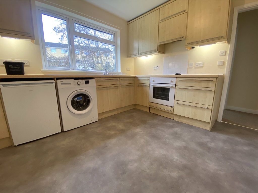 Property photo 2 of 10 Kitchen