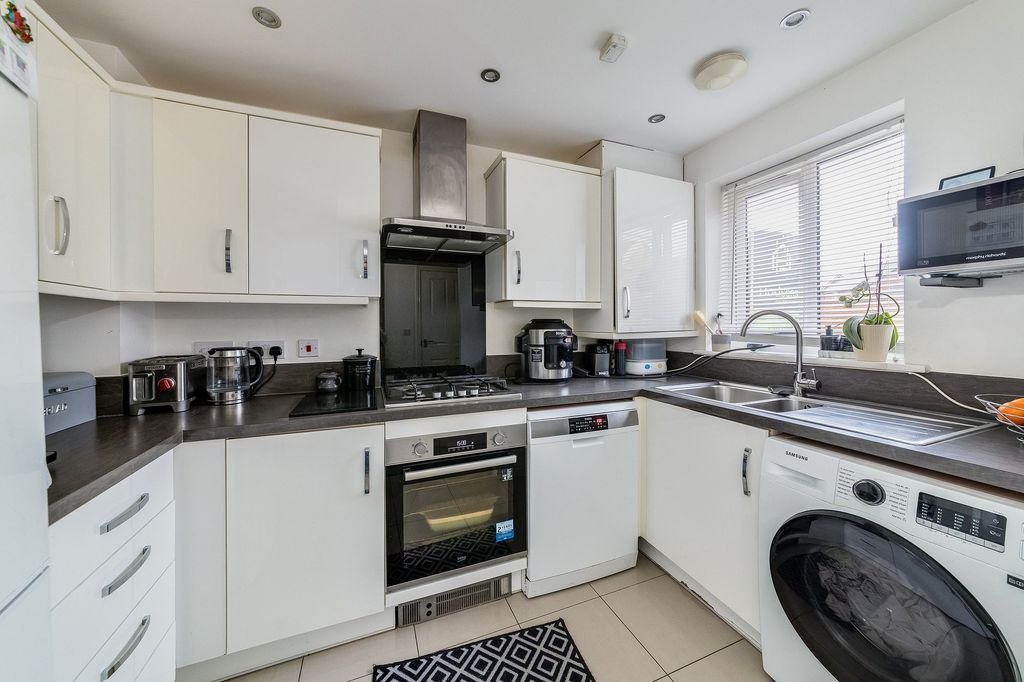 Property photo 3 of 15