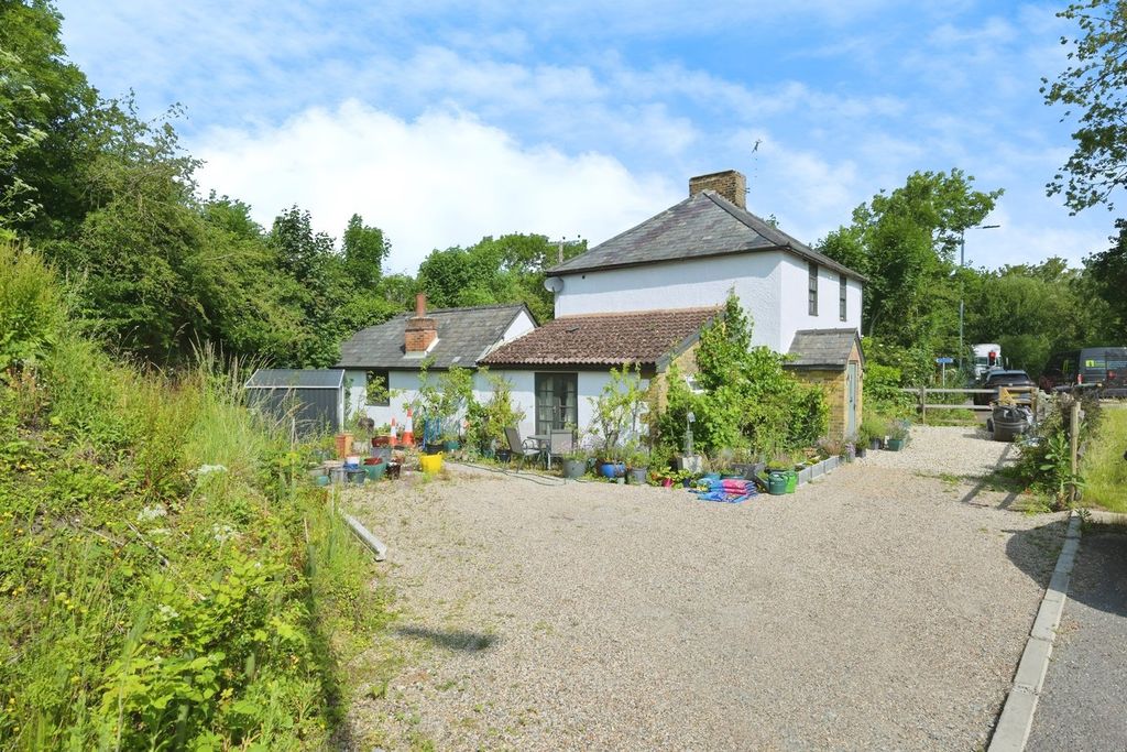 Property photo 1 of 20