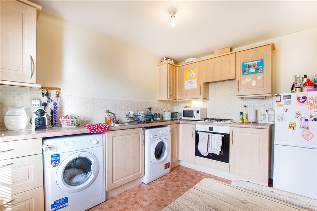 Property photo 3 of 8 Kitchen