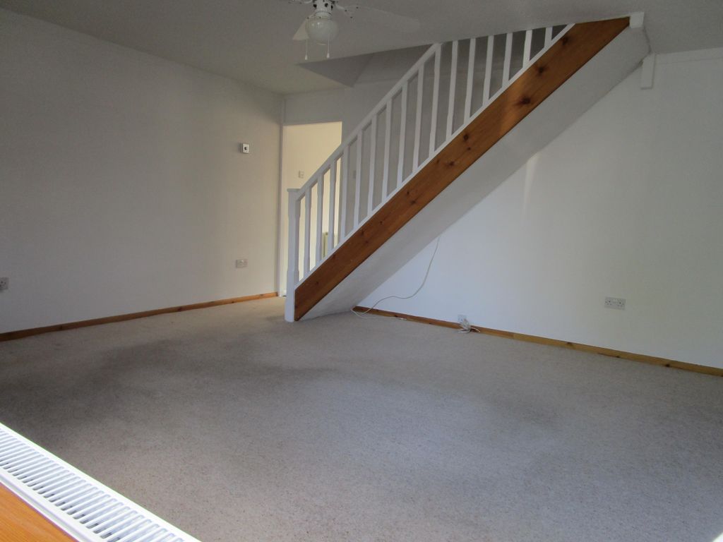 Property photo 2 of 12 Living Room