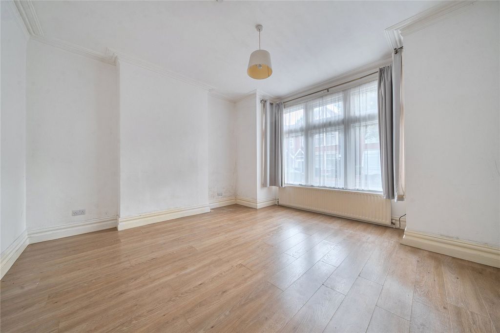 Property photo 2 of 12 Picture No. 05