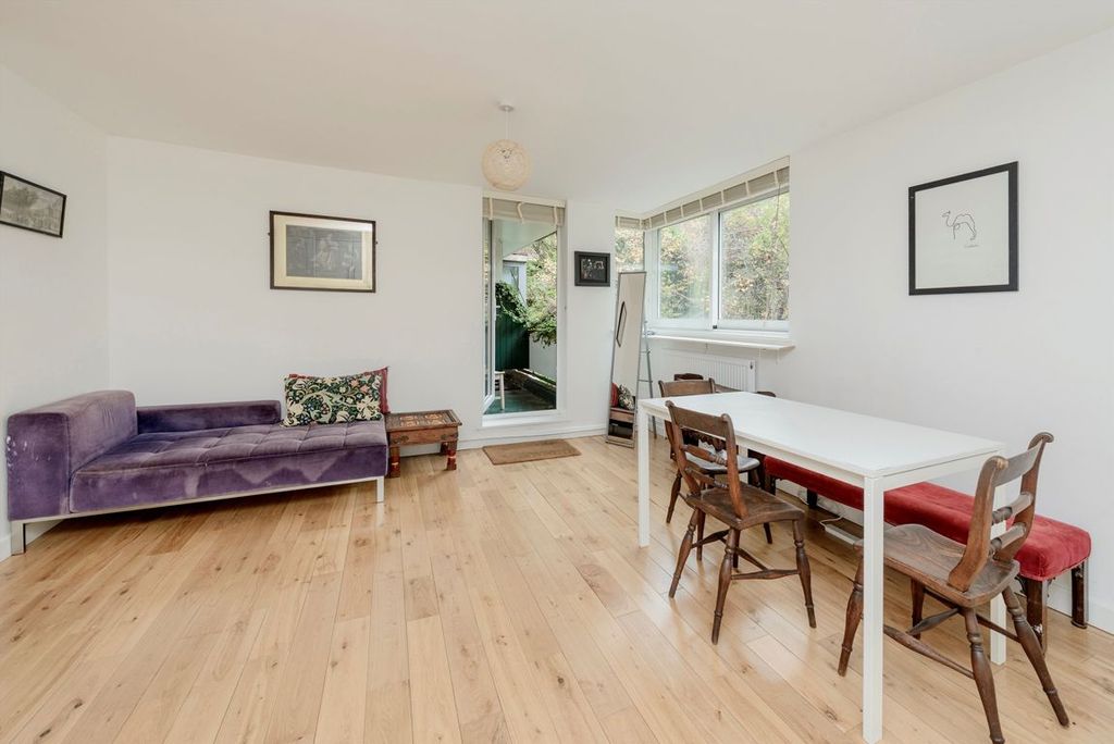 Property photo 2 of 8