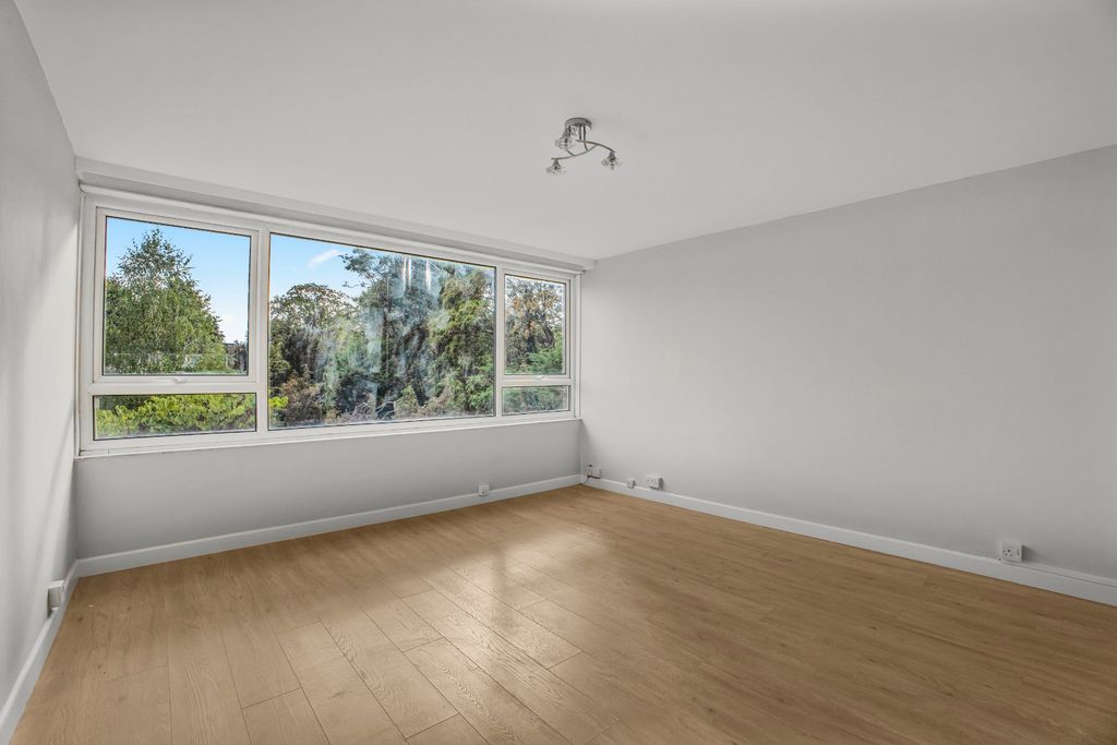 Property photo 3 of 15 Picture No. 07