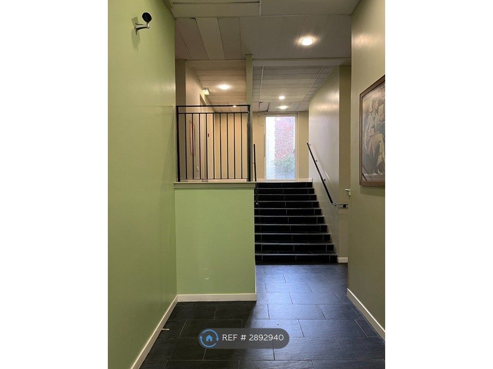 Property photo 3 of 17 Communal Area