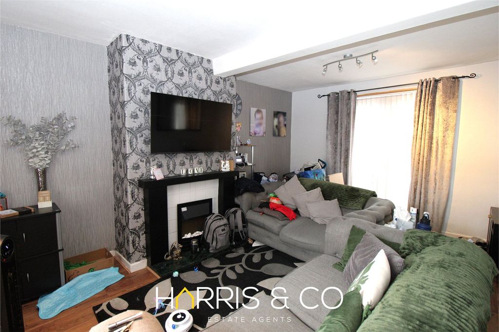 Property photo 2 of 10 Picture No. 12