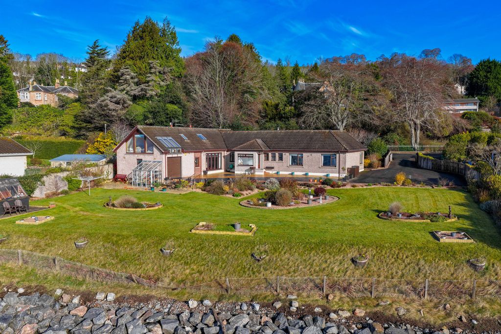 Property photo 1 of 50