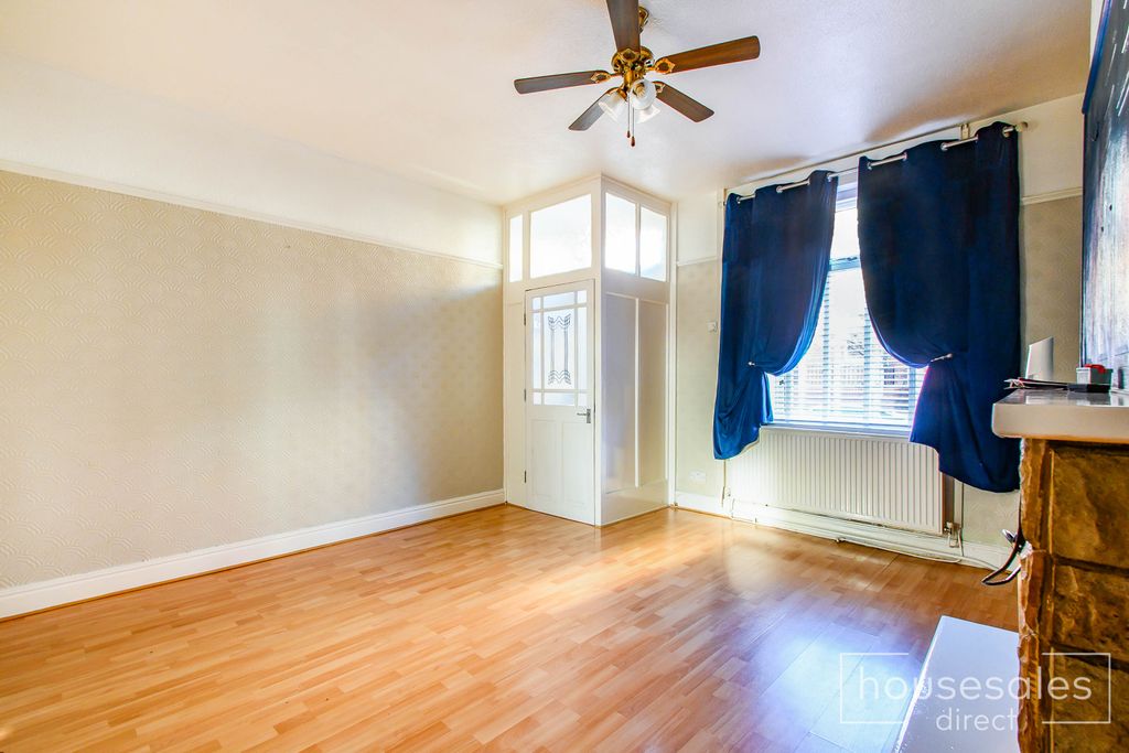 Property photo 2 of 19