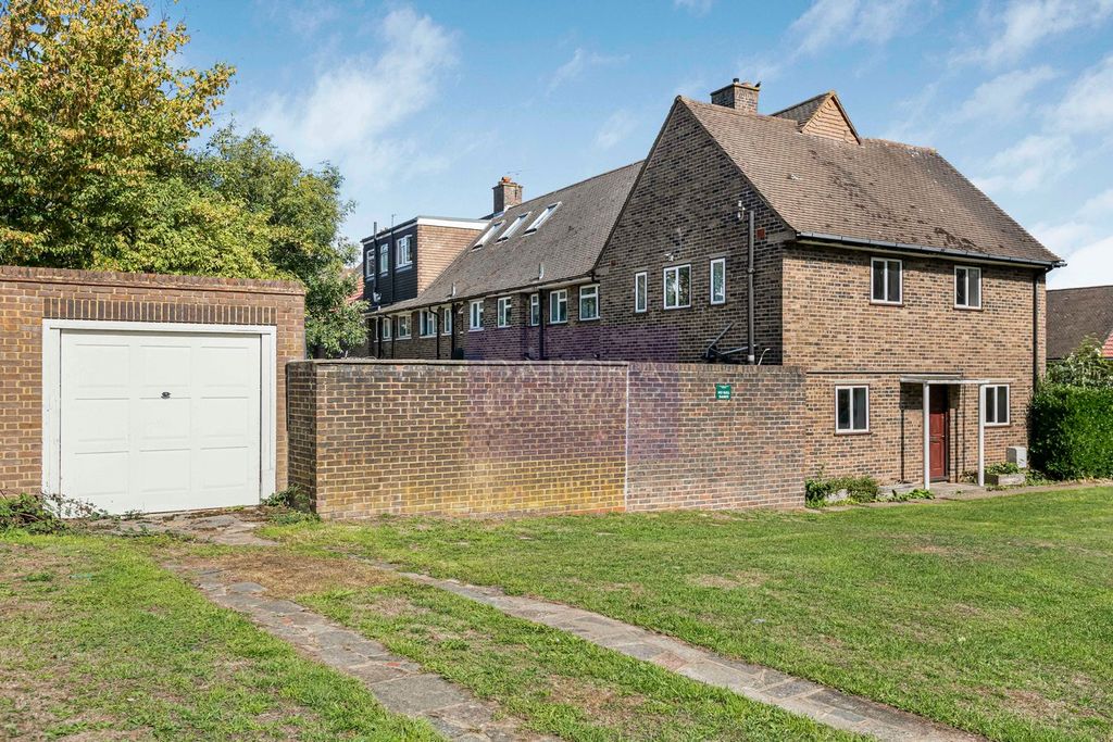 Property photo 2 of 22