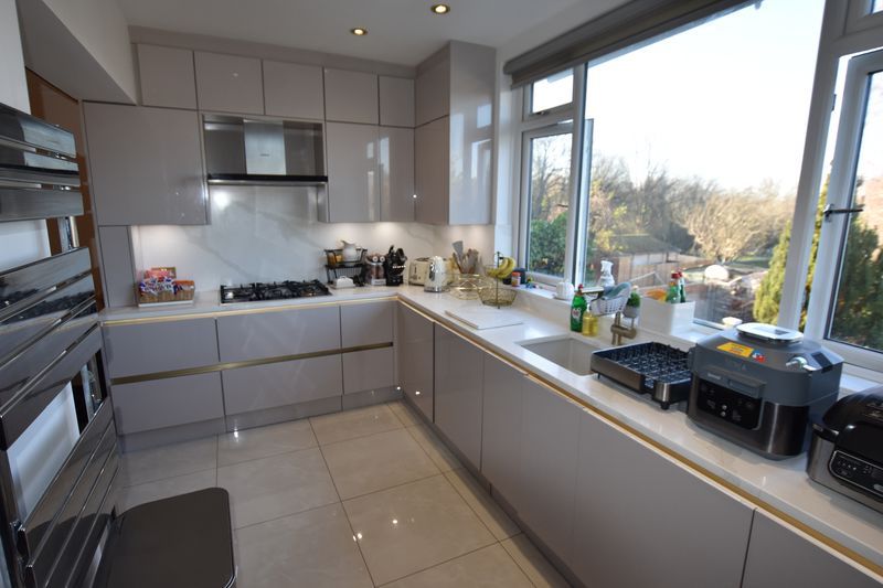 Property photo 3 of 25 Photo 31