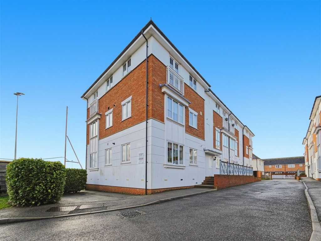 Property photo 1 of 18 7 Wickets (22).Jpg