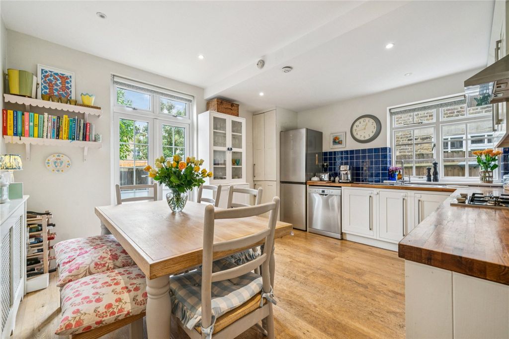 Property photo 2 of 13 Picture No. 24