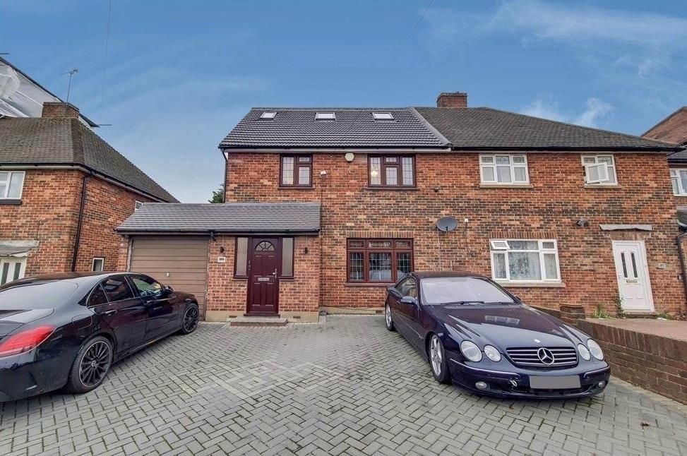 Property photo 1 of 29 Havering Road Romford 365 Rm1 4Bw (20).Jpg