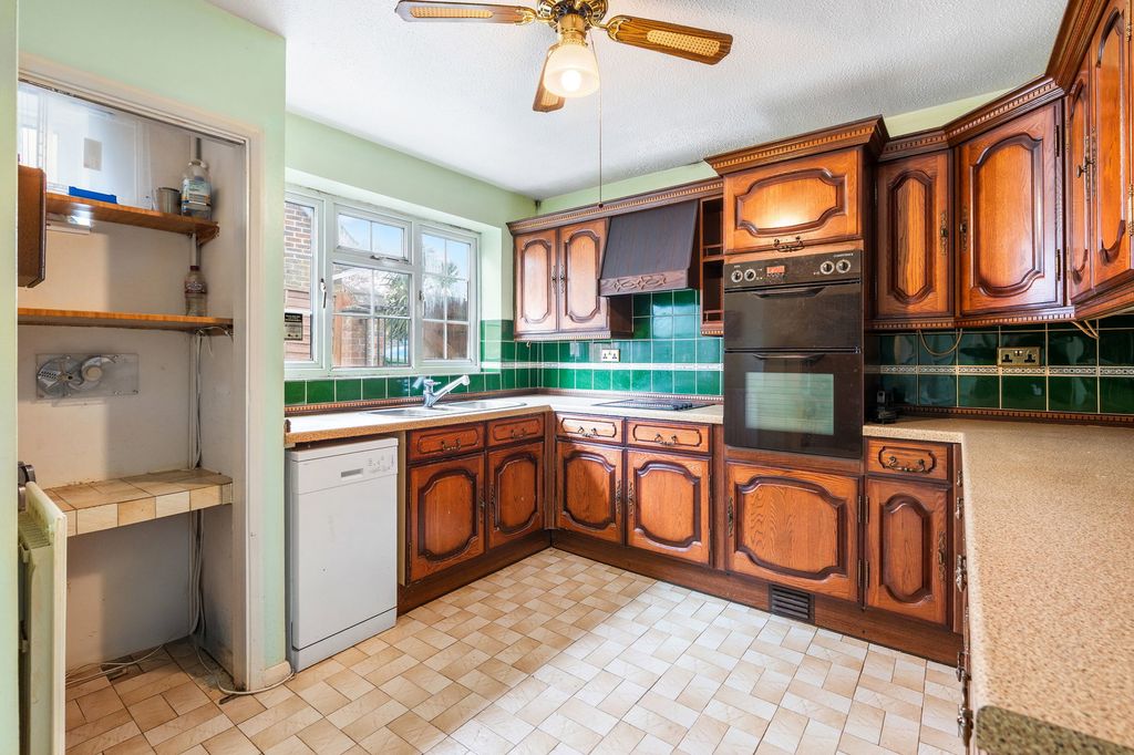Property photo 3 of 16