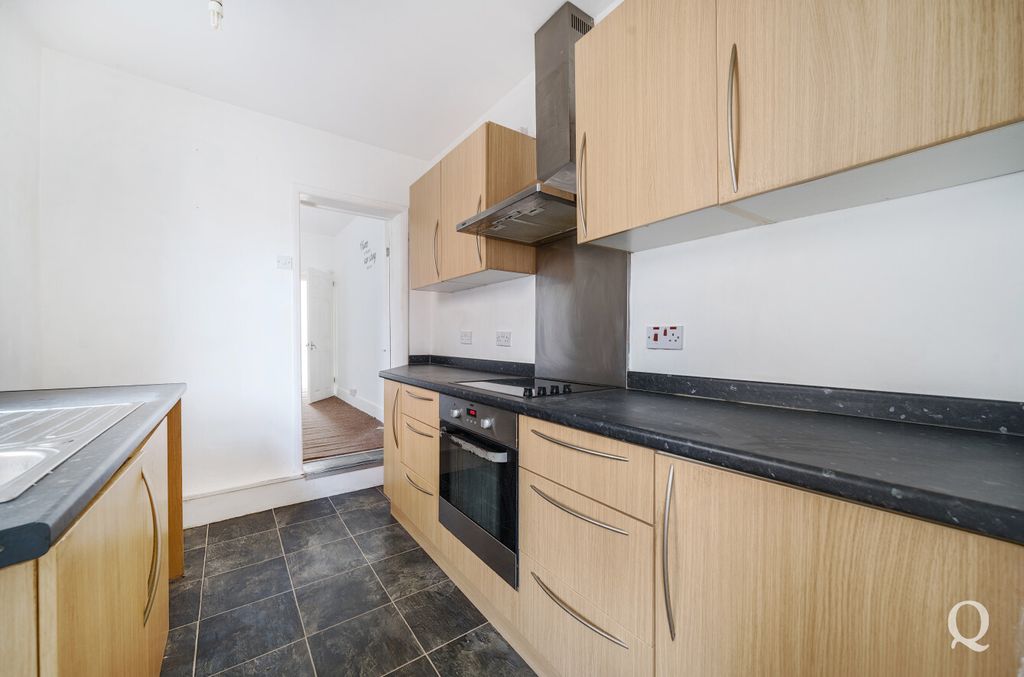 Property photo 3 of 22 383F1129-Edcc-4F2...
