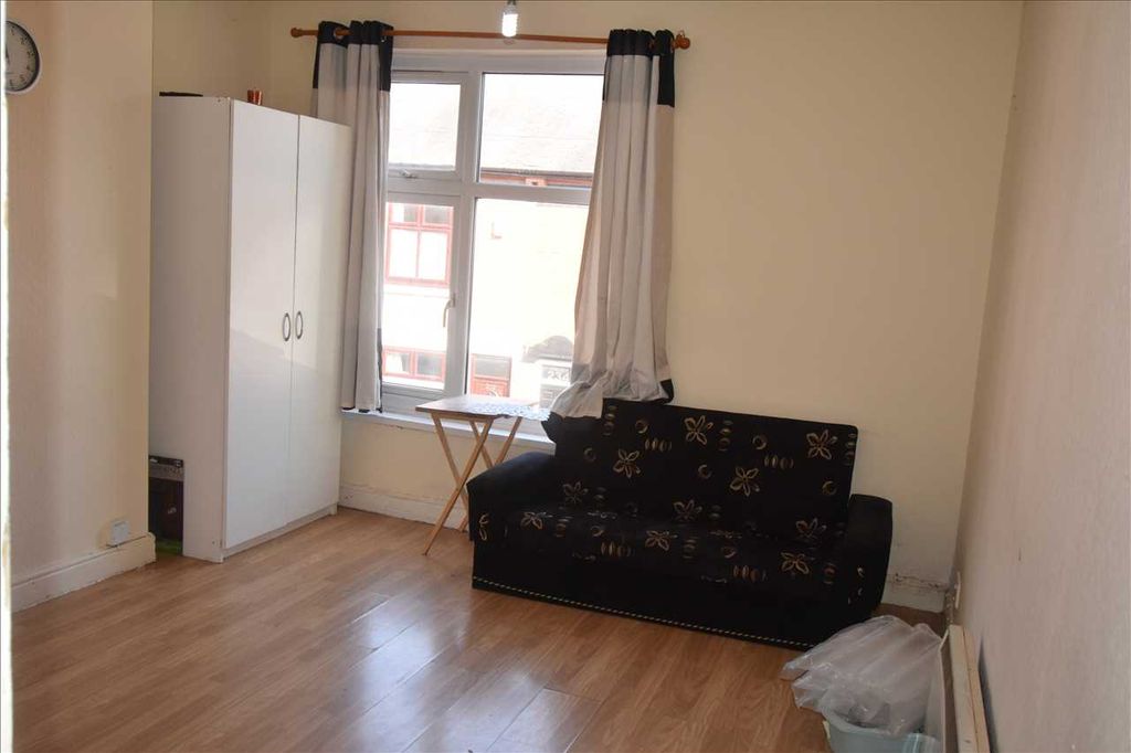 Property photo 1 of 6 Main Picture