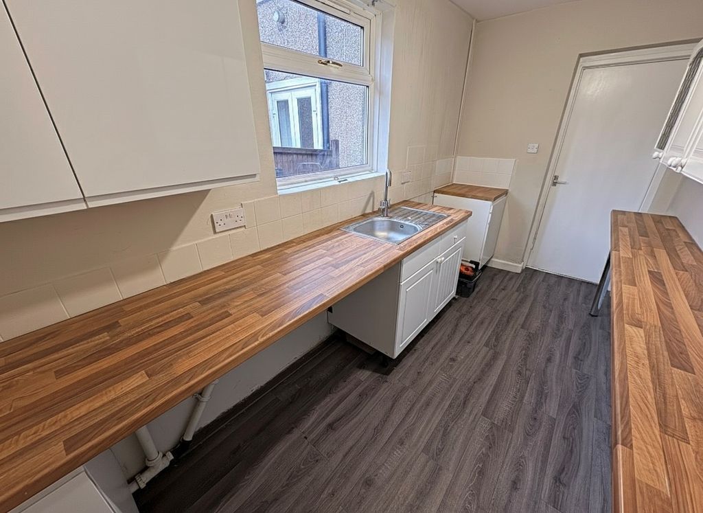 Property photo 2 of 12 Image