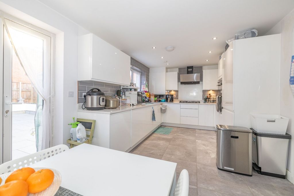 Property photo 3 of 13 Picture 3