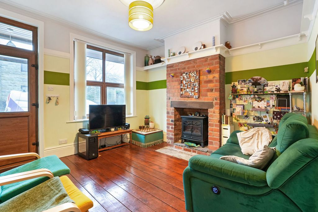 Property photo 2 of 20