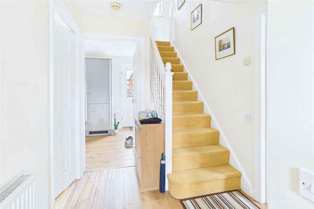 Property photo 2 of 19 Picture No. 18