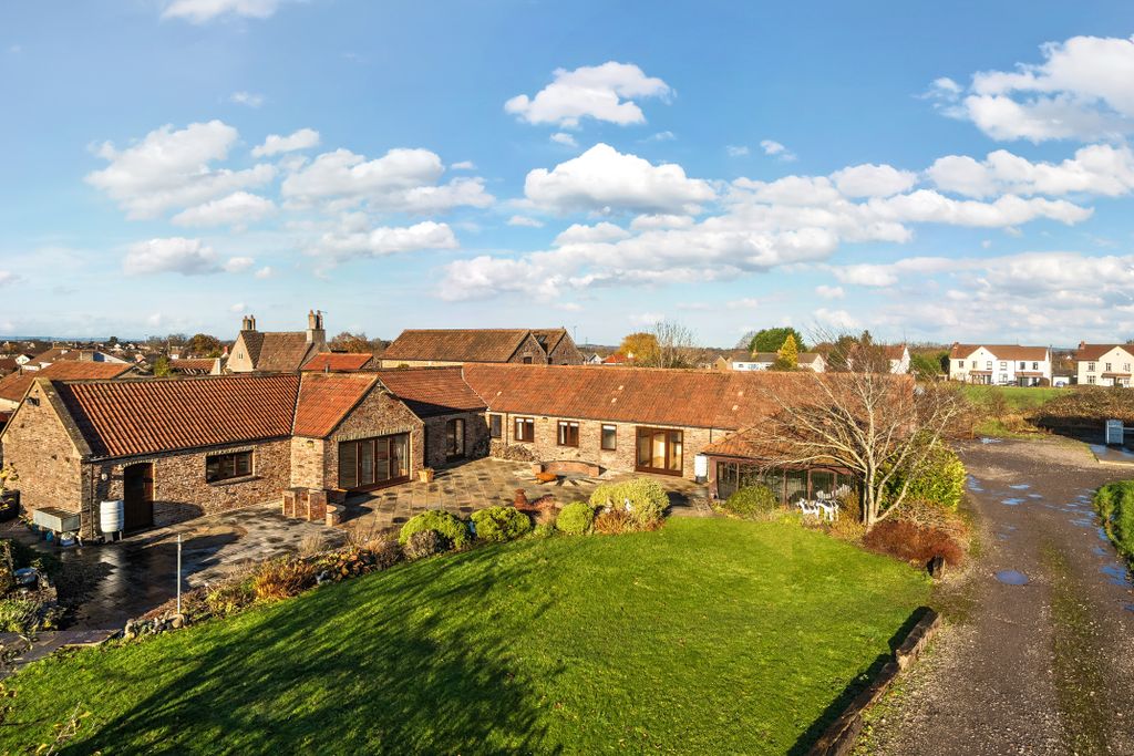 Property photo 1 of 19 Exterior