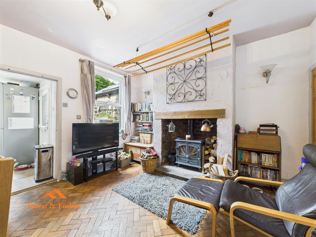 Property photo 3 of 15 Cam03956G0-Pr0140-Still008.Jpg