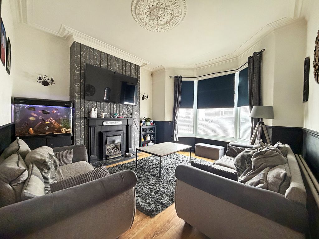 Property photo 2 of 27