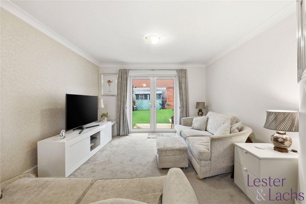 Property photo 3 of 44 Picture No. 24