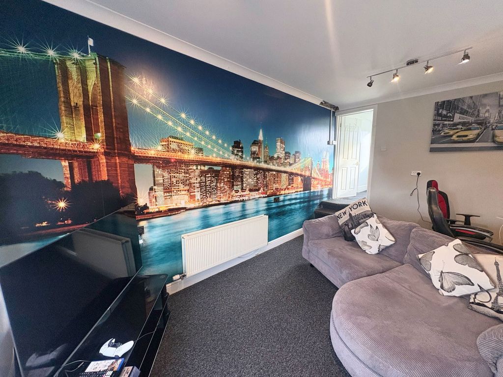 Property photo 2 of 22