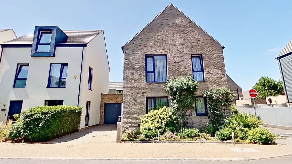 Property photo 1 of 32