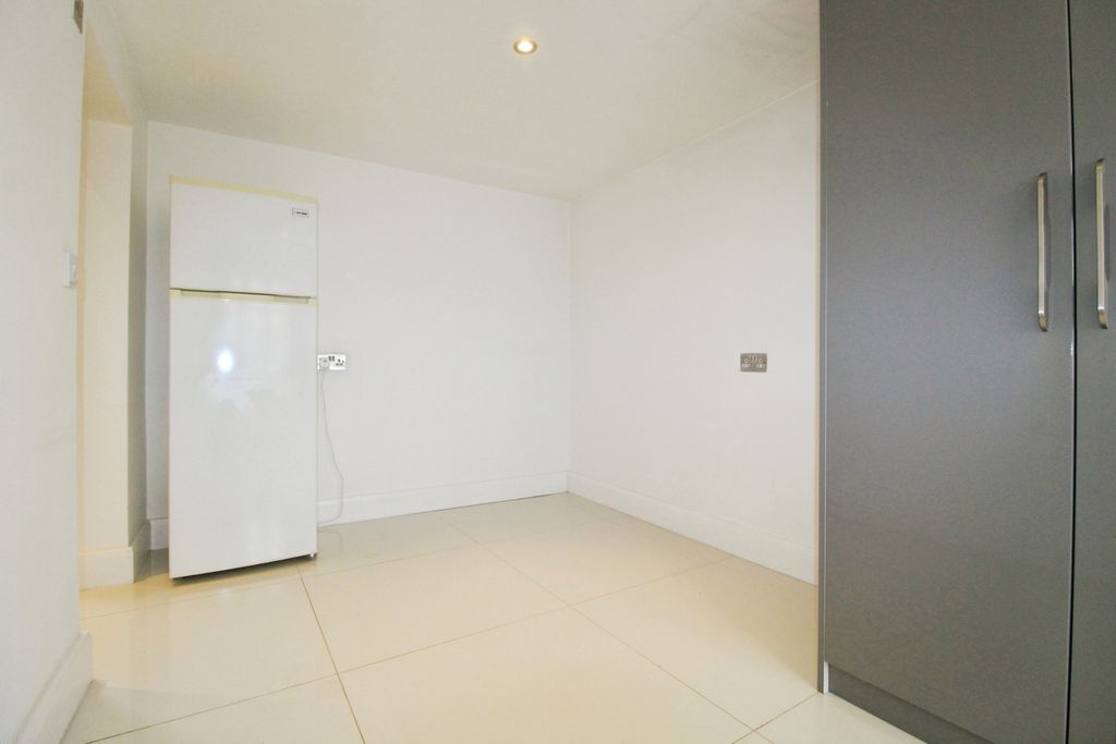 Property photo 2 of 11 Gallery