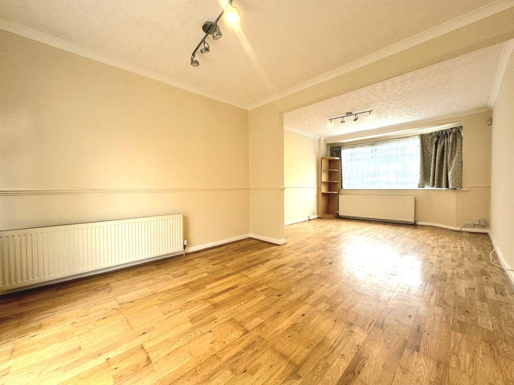 Property photo 3 of 11 9