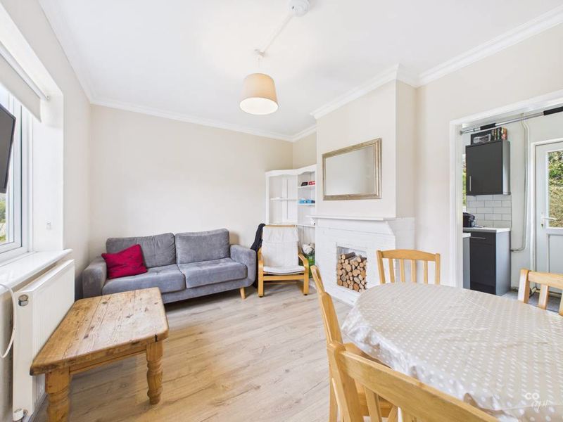 Property photo 1 of 11 Photo 6