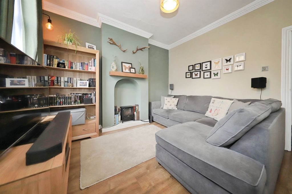 Property photo 2 of 16