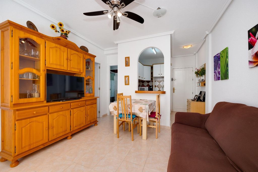 Property photo 2 of 31