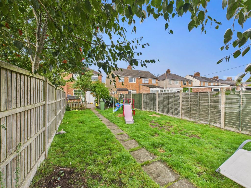 Property photo 2 of 15 Rear Garden (1).Jpg