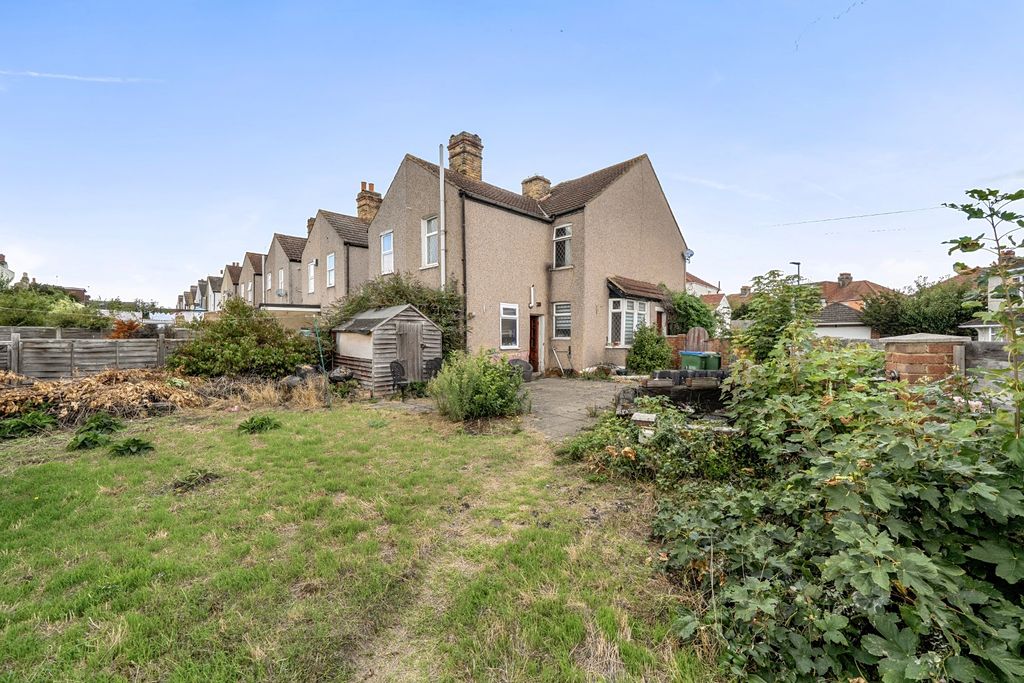 Property photo 3 of 18 5376443