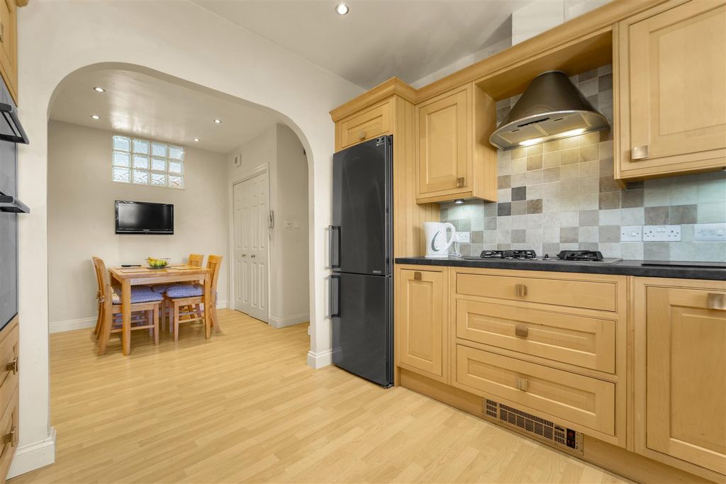 Property photo 3 of 41 3.Jpg