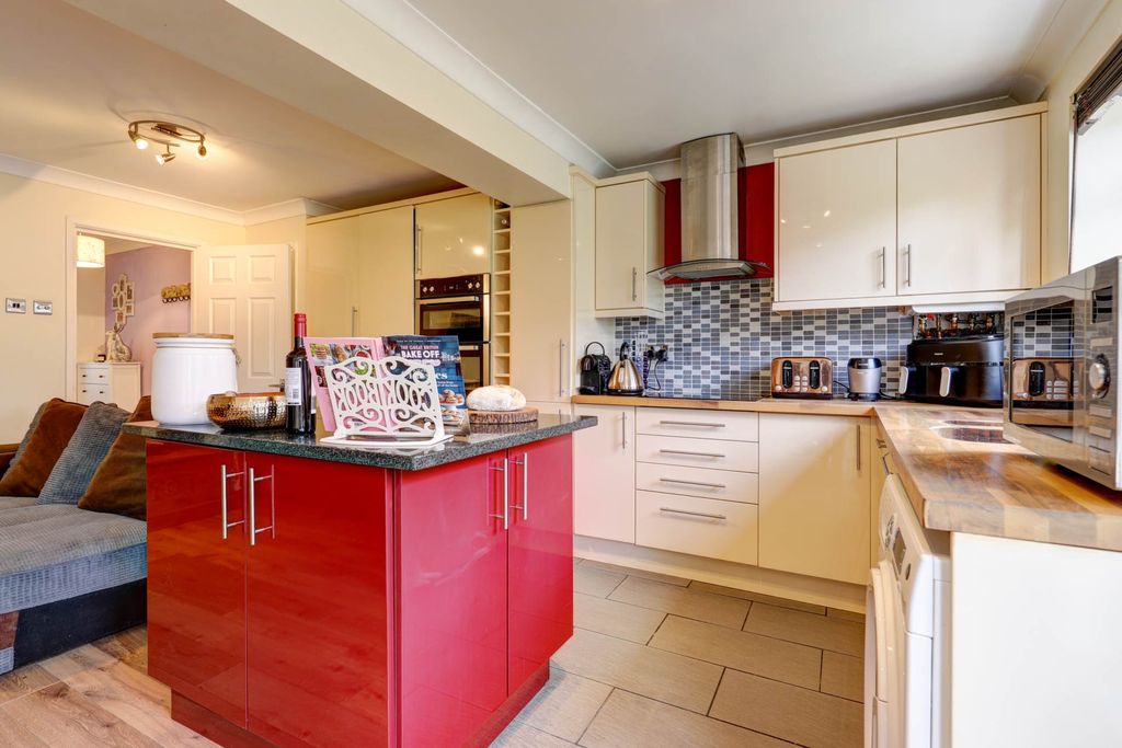 Property photo 2 of 22