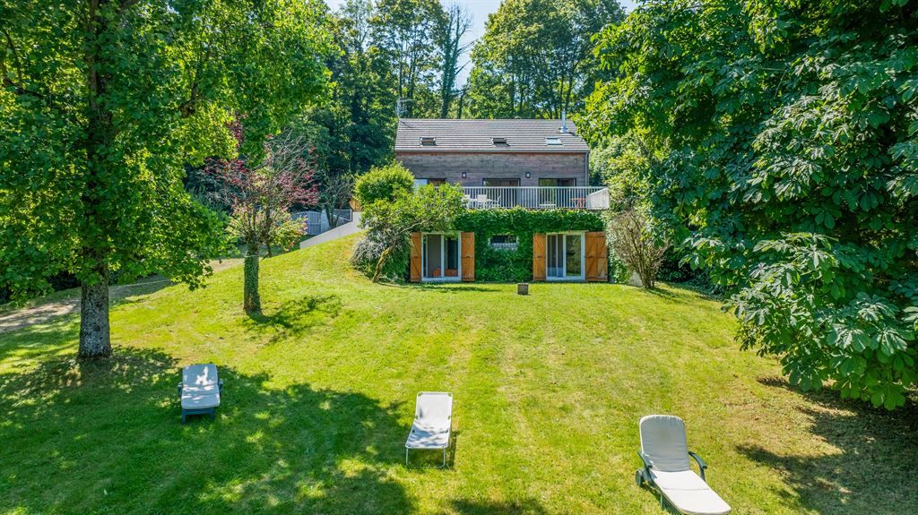 Property photo 2 of 20