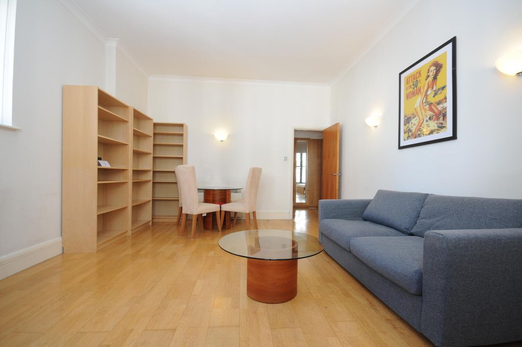 Property photo 1 of 11 Living Room