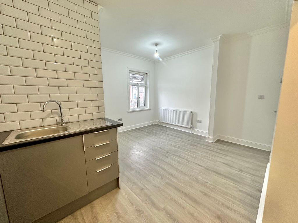 Property photo 3 of 5 Img_7232
