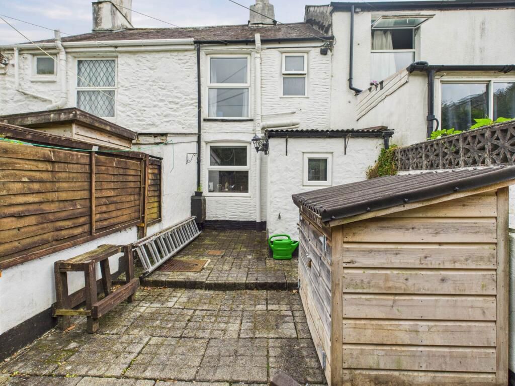 Property photo 2 of 9