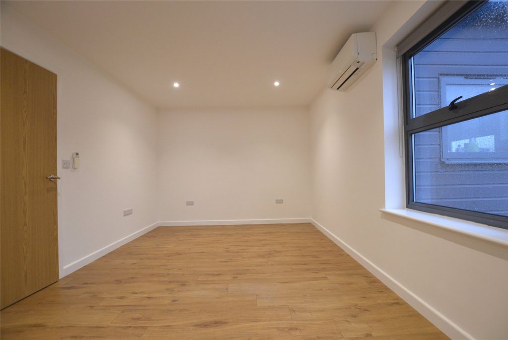 Property photo 3 of 8 Bedroom