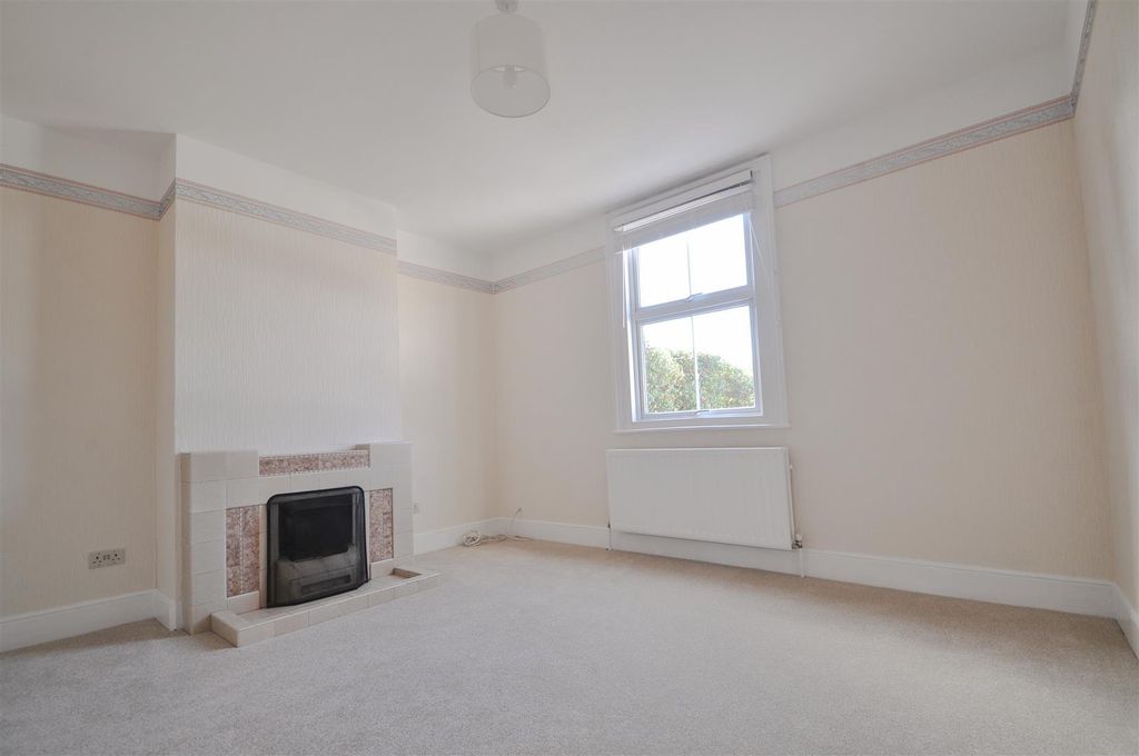 Property photo 3 of 10 Living Room.Jpg